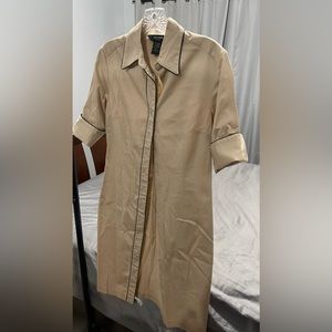 Classic shirt dress • day to night option • flattering fitted silhouette